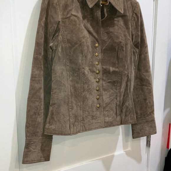 Coldwater Creek Brown suede Leather Jacket with Classic fitted design and snaps - Picture 13 of 16